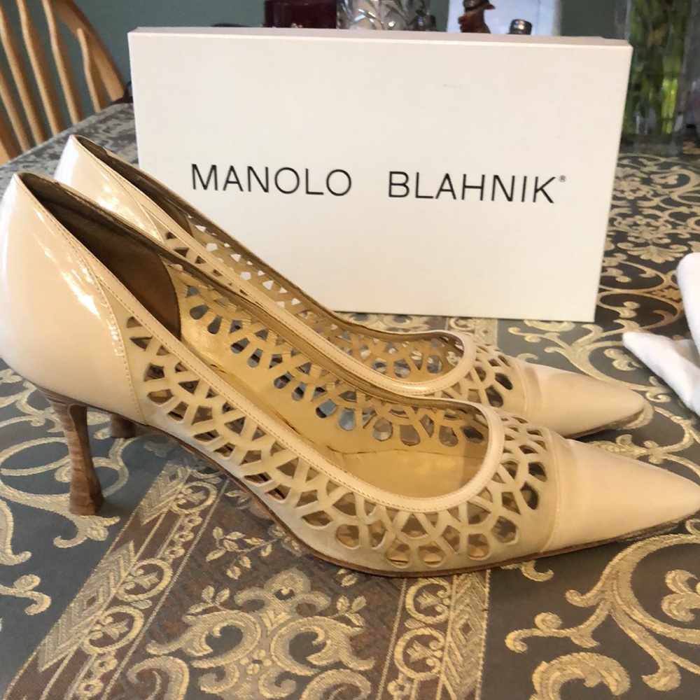 Manolo Blahnik 2007 Creme Suede&Patent 3 inch pumps